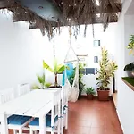 Surf Dream Surfhouse Hostel *