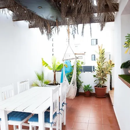 Surf Dream Surfhouse Hostel *