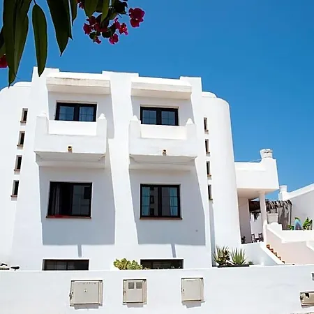Surf Dream Surfhouse Hostel *