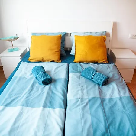 Surf Dream Surfhouse Hostel *