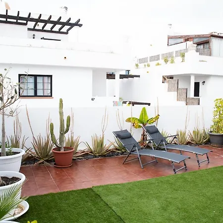 Surf Dream Surfhouse Hostel *